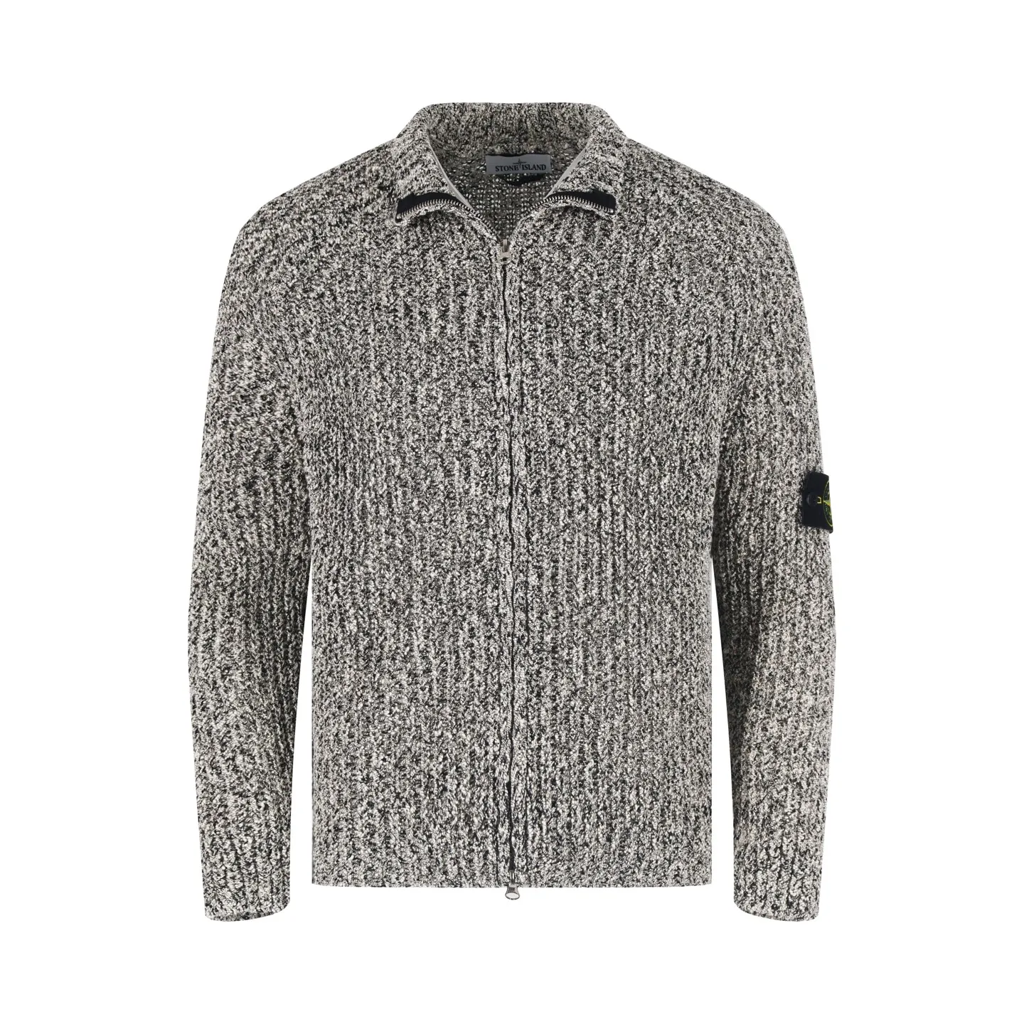 P660 exclusive supply] Stone Island coral sweater jacket Customized dyeing of original yarn has become popular in Xiaohongshu very early. Many Internet celebrity shops are doing it. The products they make can only be said to be unsightly. They are all made of ready-made yarn. This original version is made of 7 yarns of different colors and thicknesses that must be arranged to achieve the original effect. The customization cycle is very For a long time, the molded original version has the same ykk No. 5 special craftsmanship zipper, using an old-fashioned 9-needle thick-thread wool loom (due to low efficiency and high waste, factories pursuing efficiency have abandoned it, and only some big brands still use it). The strongest armband on the entire network, all detailed identification points restore the original inspection level! All Stone Island armbands must have three yellow lines, anything without them is fake! The models before 2021 had four yellow lines, and after 21fw, they all had three. We restored them perfectly. Size:S-M-L-XL